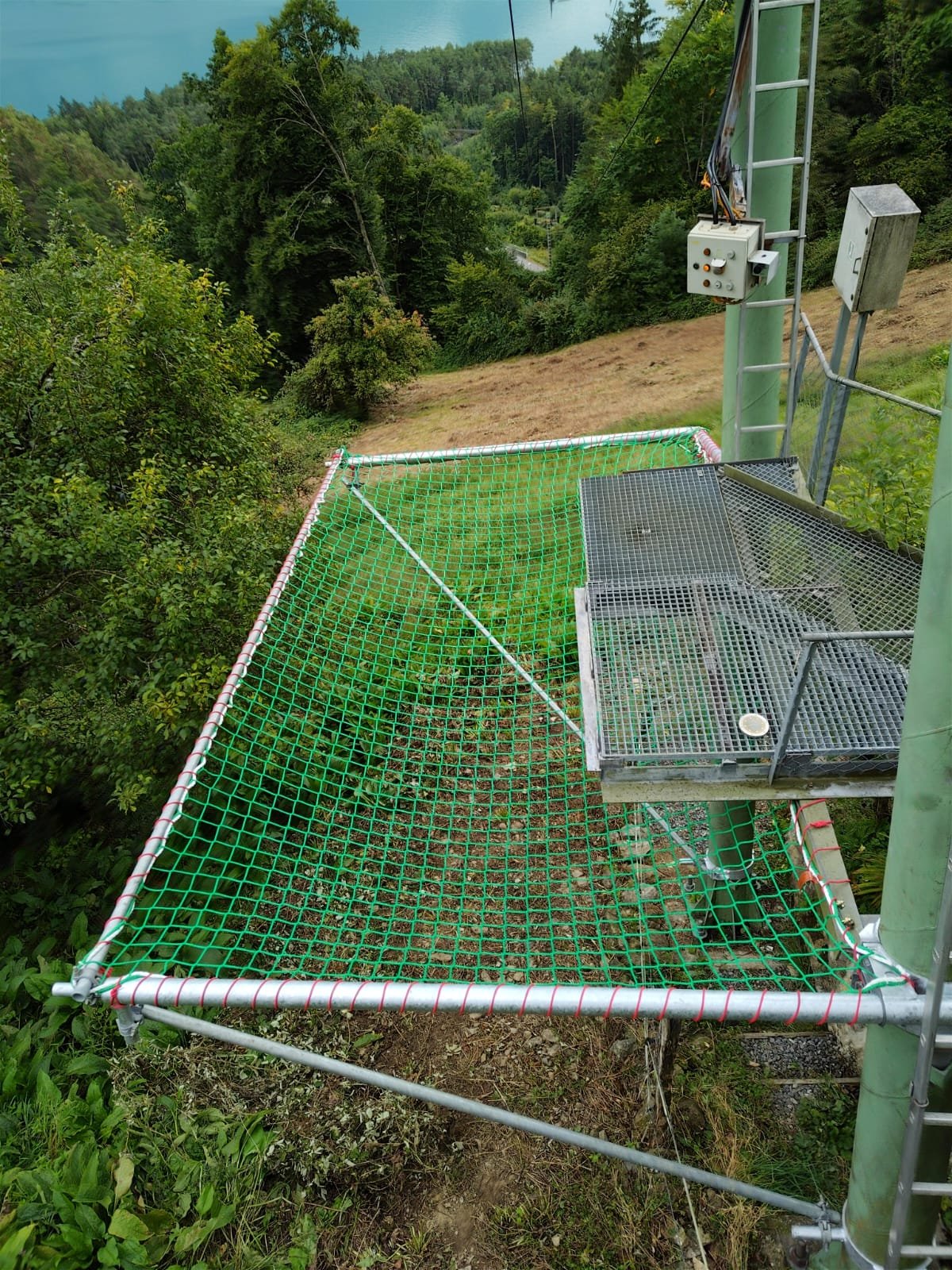 Installation Auffangnetz Mittelstation